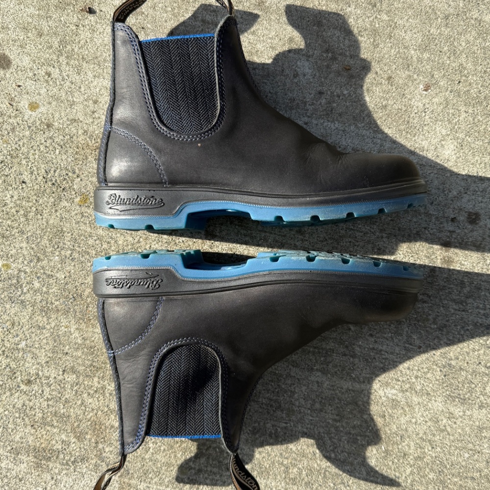 Women's Black Blundstone Chelsea Boots with Blue Soles #2343 Size 8.5 US